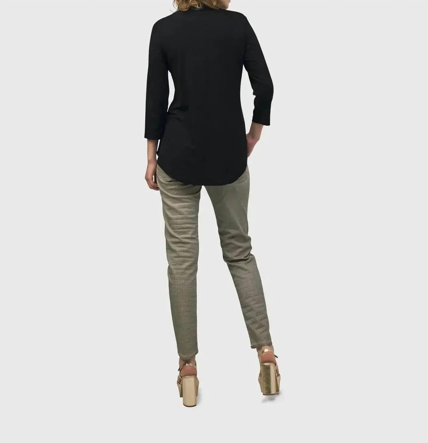 Alembika - Essential V- Neck Top