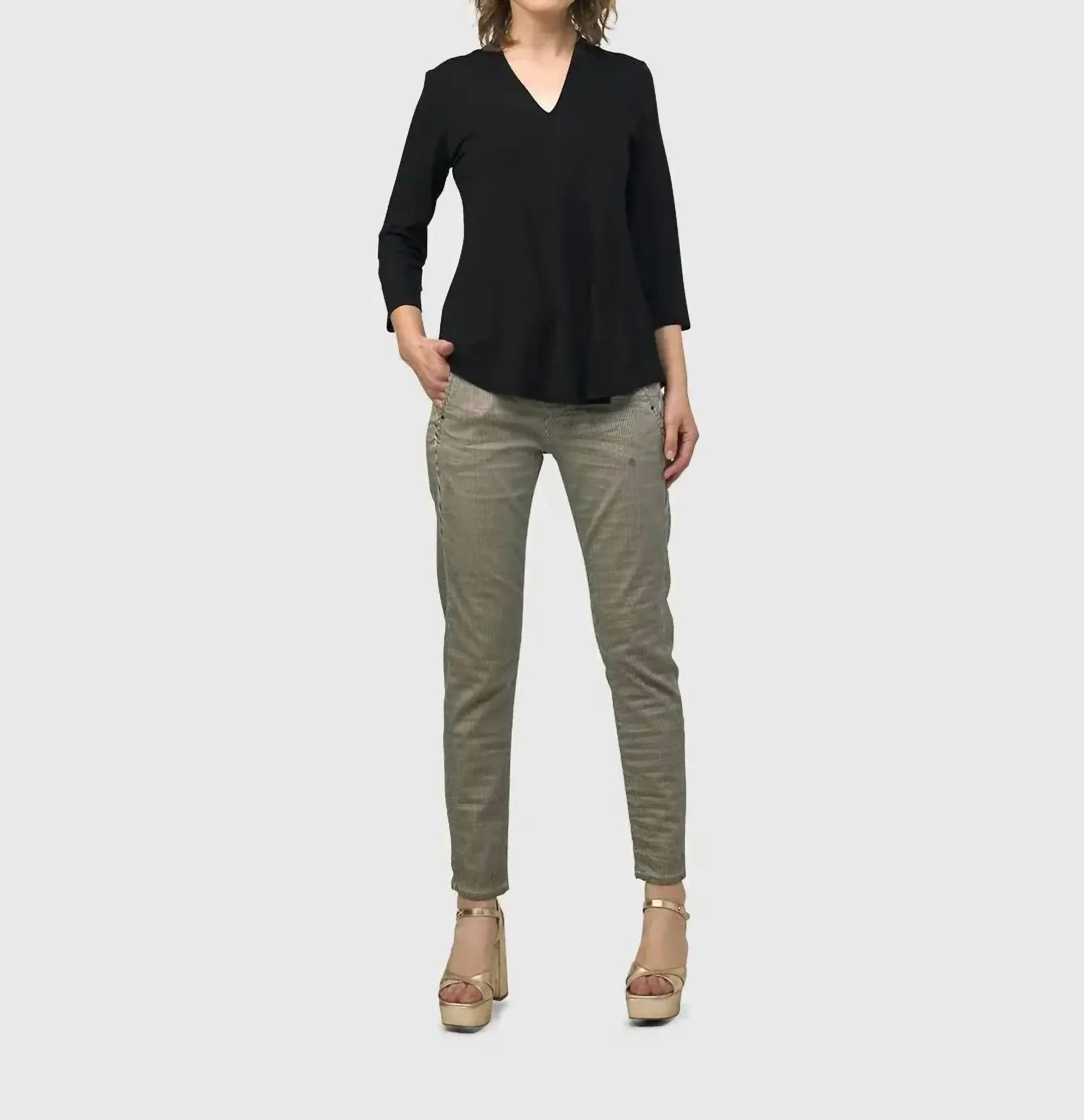 Alembika - Essential V- Neck Top