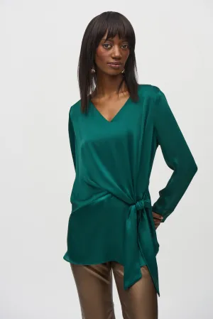 Knotted Tie Front V Neck